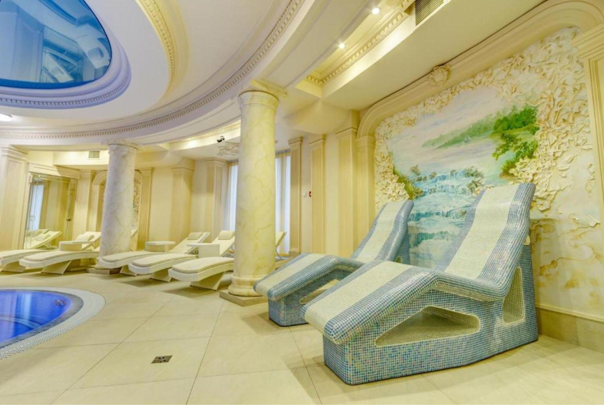 Palacyk Otrebusy Business & Spa מראה חיצוני תמונה